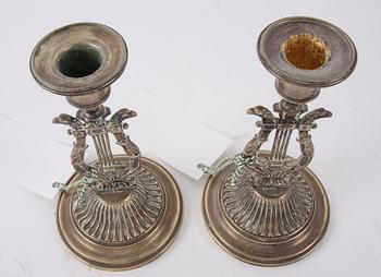 LJUSSTAKAR, ett par, nysilver. Empirestil.