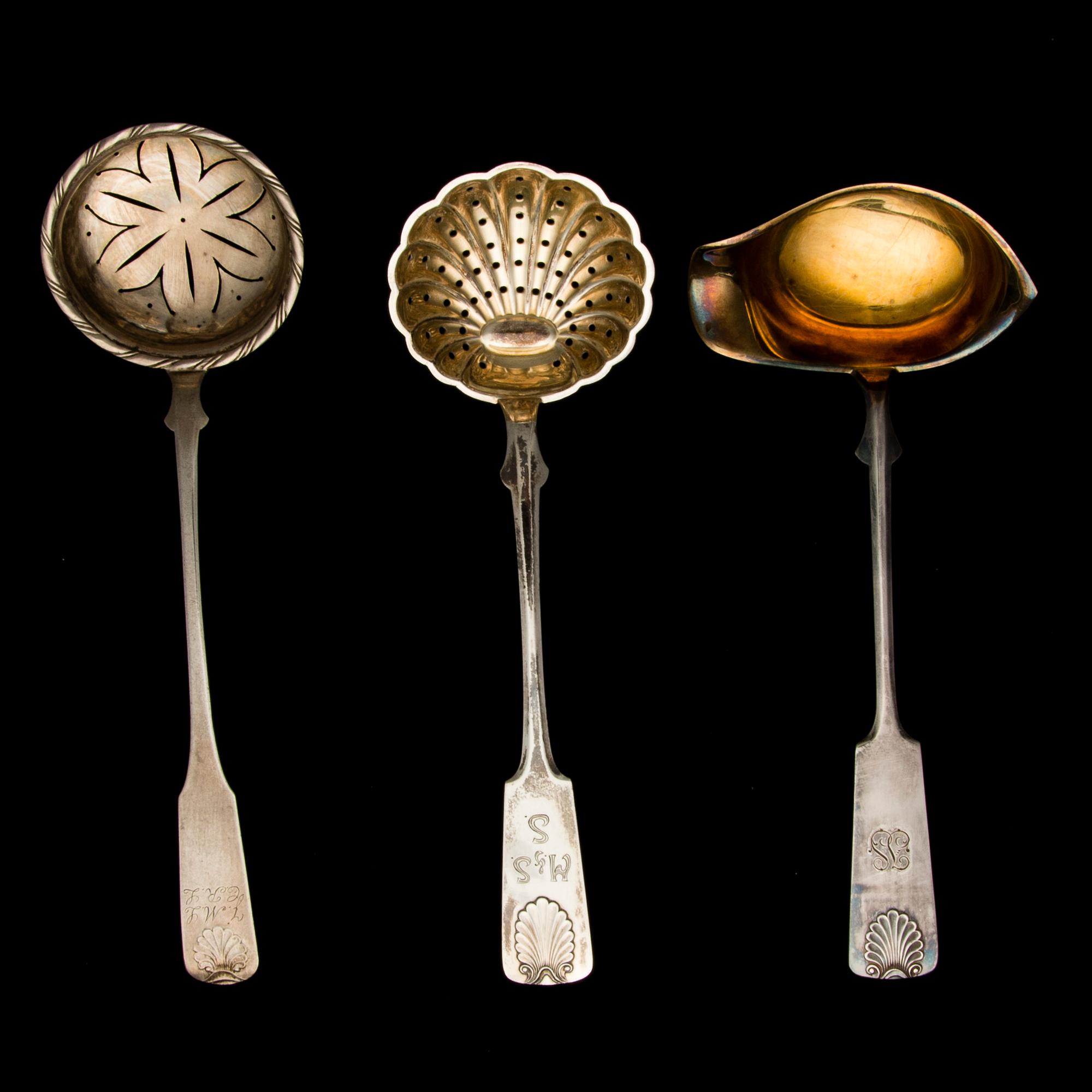 PARTI BESTICK, 44 delar, silver, "Mussla", finska stämplar, 1918-50. Tot vikt 1084,8 g.