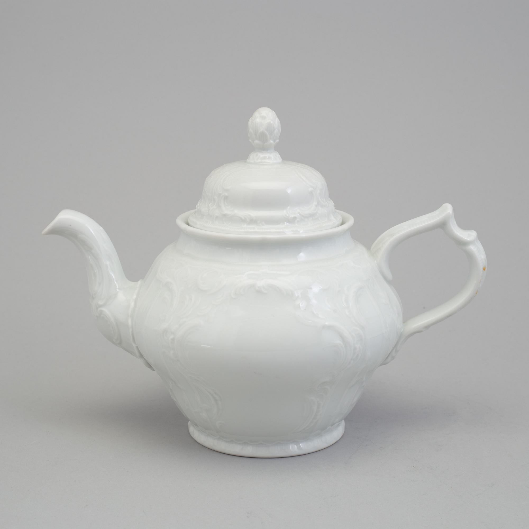 A Rosenthal 'Sanssouci' 61+1 pcs porcelain service, Germany second half of 20th century.
