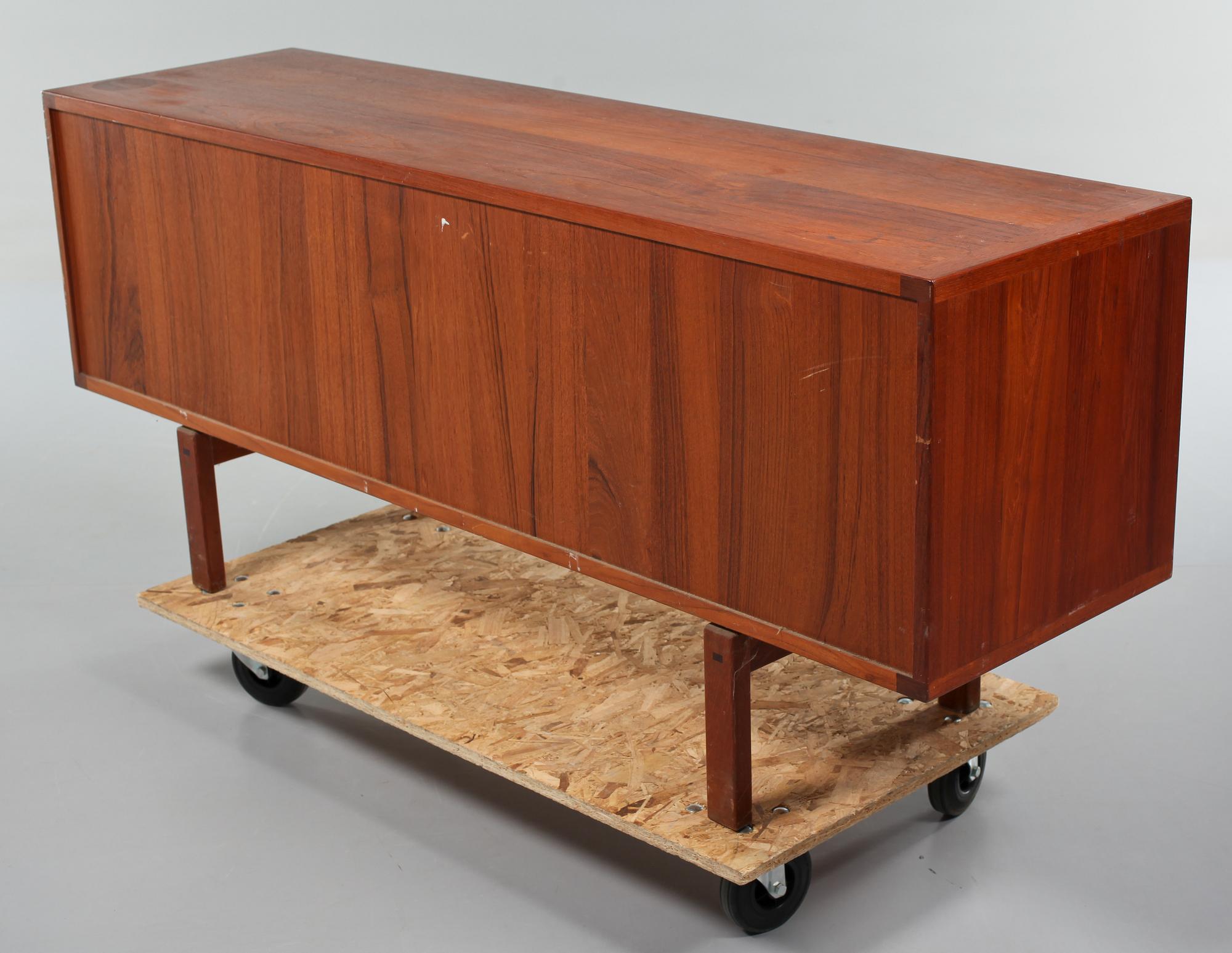 SIDEBOARD, Ulferts, Tibro, omkring år 1960.