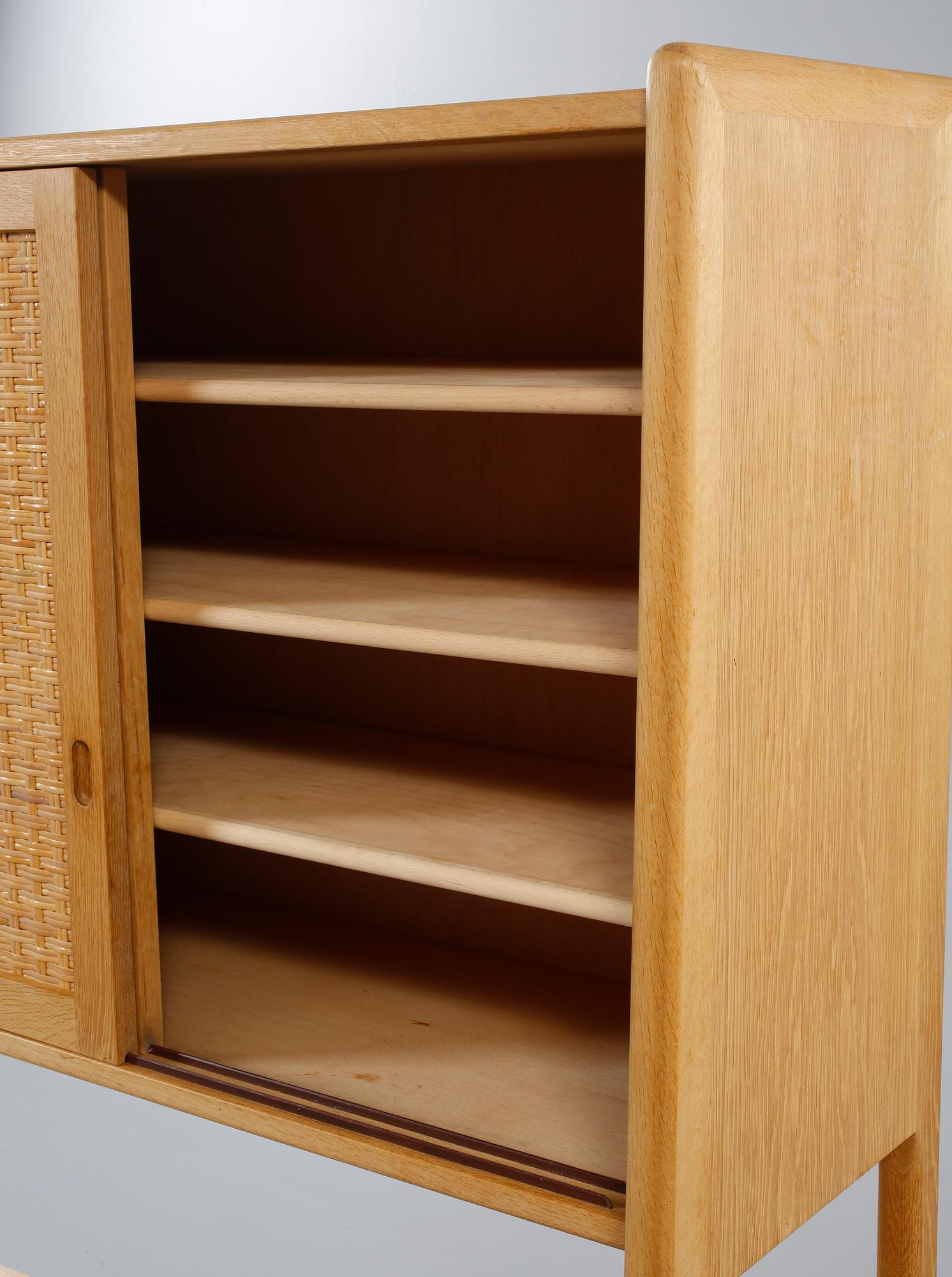 BOKHYLLA. Hans J Wegner, RY Möbler, Danmark, 1900-talets andra hälft.