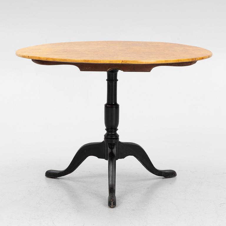 Folding table, alder root veneer circa 1800.