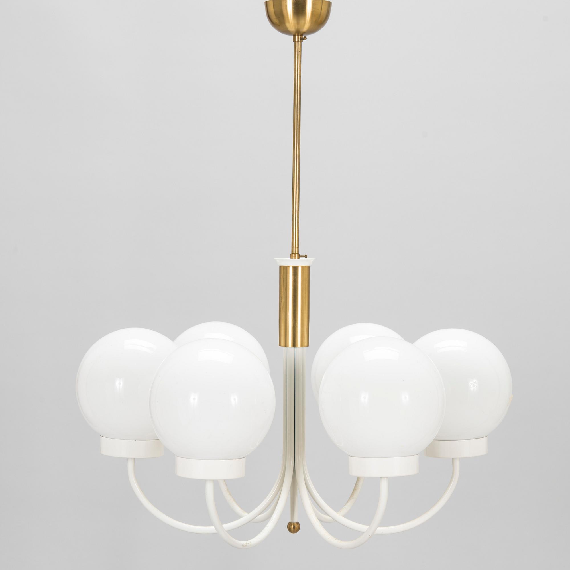 A mid 20th century chandelier for Stockmann, Orno. Finland.