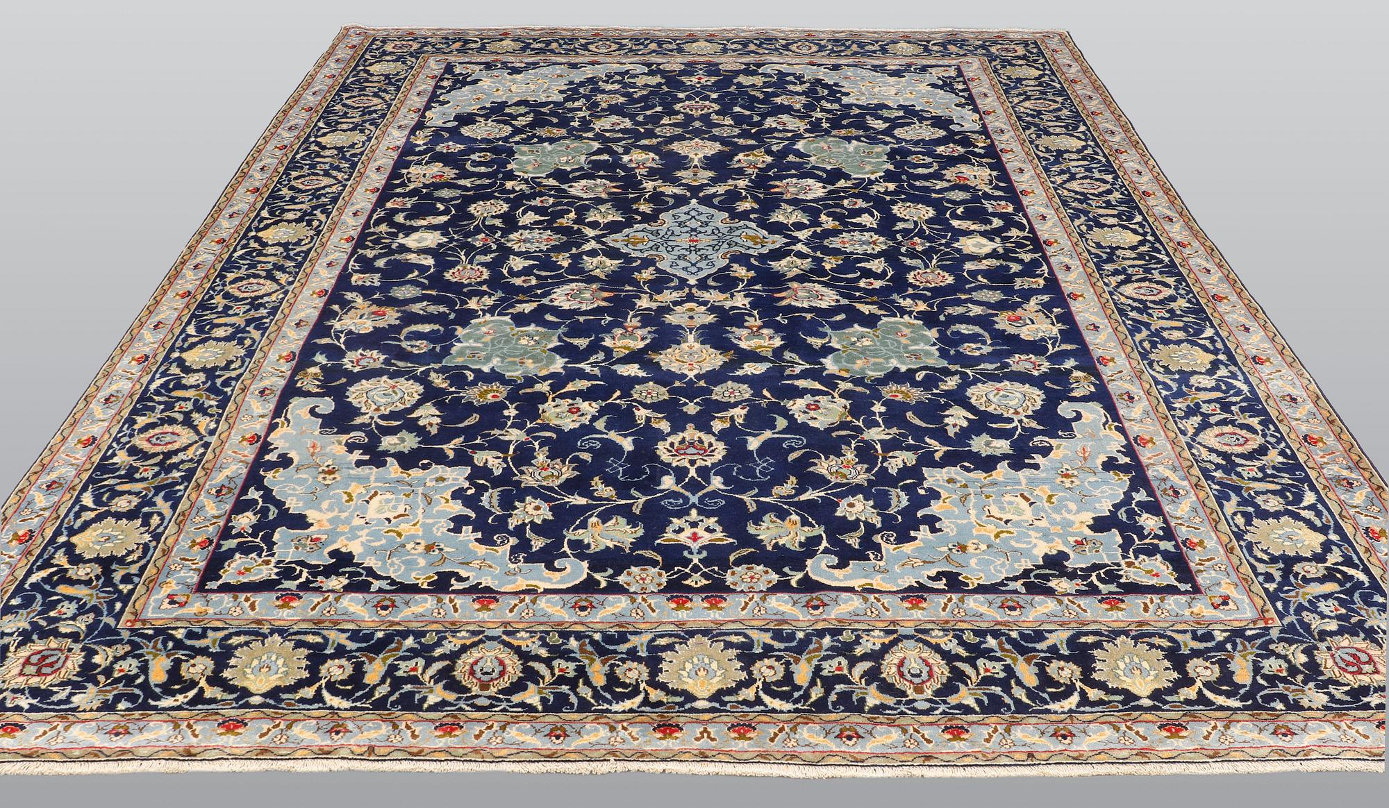 Matta, sk Royal Keshan, 367 x 257 cm.