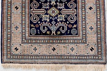 An old/seminatique Kuba carpet ca 134x83 cm.