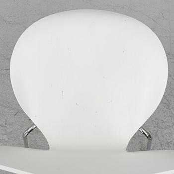 Arne Jacobsen, six 'Series 7' chairs, Fritz Hansen, Denmark, 2002.