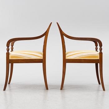 Karmstolar, ett par, empire, Sydsverige, 1800-talets första hälft.