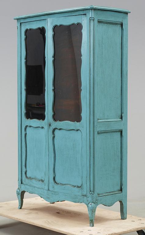 VITRINSKÅP, rokokostil, omkring sekelskiftet 1900.