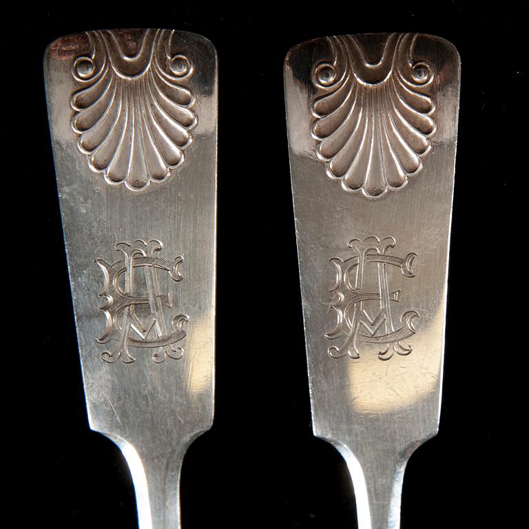 BESTICK, 6+6, silver, "Musslan", Helsingfors 1938. Knivbladen stål. Sammanlagd vikt ca 716 g.