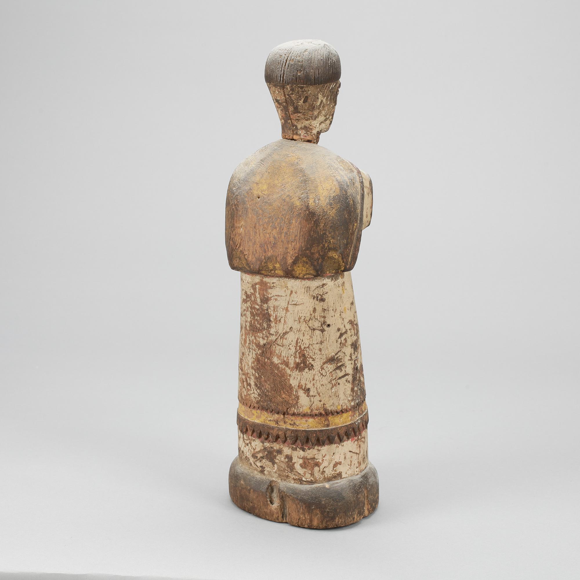 SKULPTUR, bemålat trä, romansk stil, trol 1700/1800-tal.