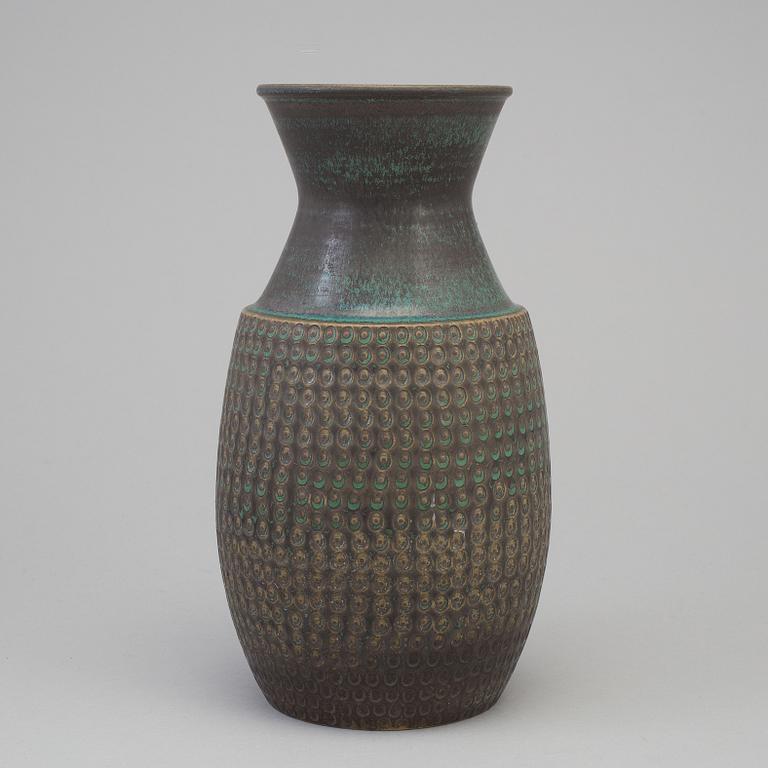 A Stig Lindberg stoneware vase, Gustavsberg studio, Sweden 1963.