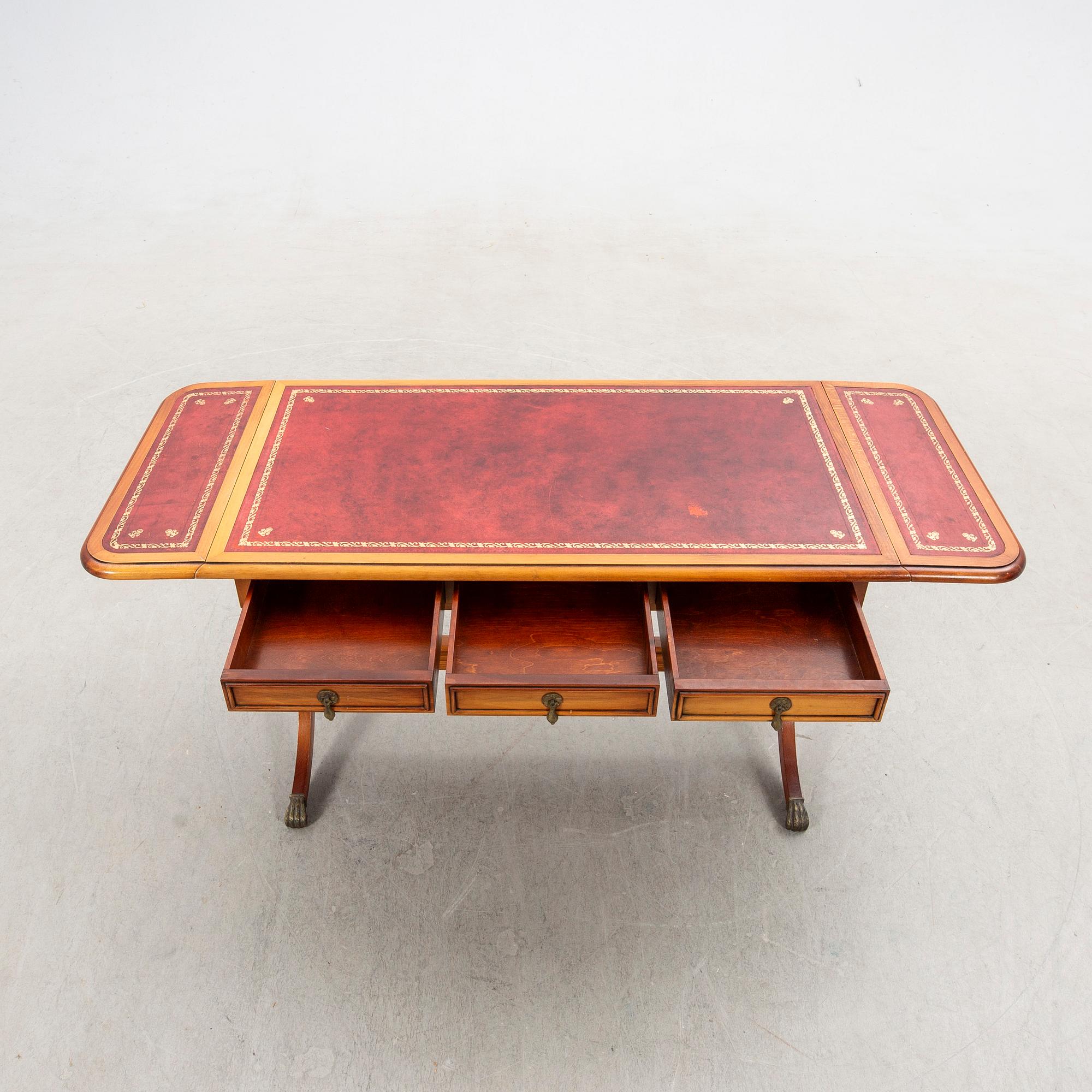Coffee table, 20th century.