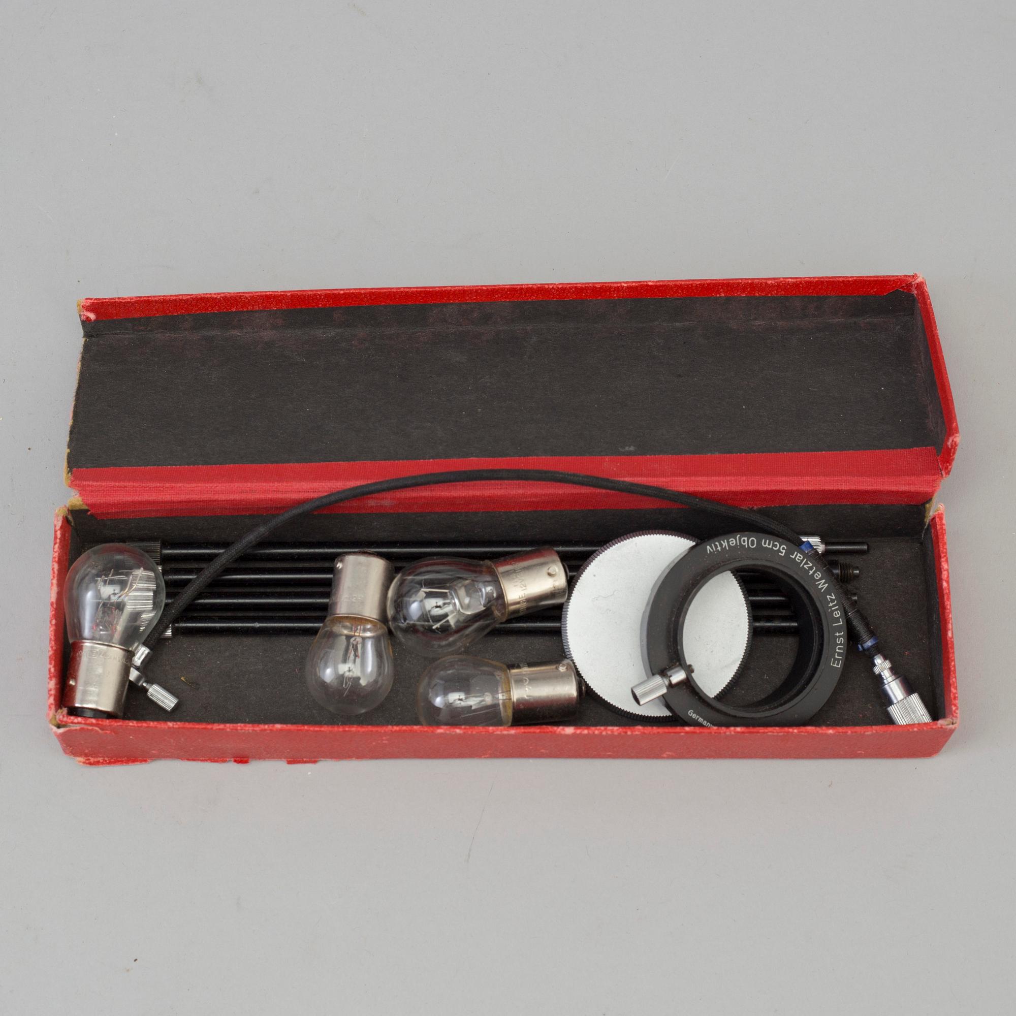 A Leica Leica IIIf no 527327 from 1951. With Elmar f=5 cm 1:3,5, Summarit f=5 cm 1:1,5 and more.