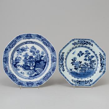 Four Chinese porcealin plates, Qianlong (1736-95).