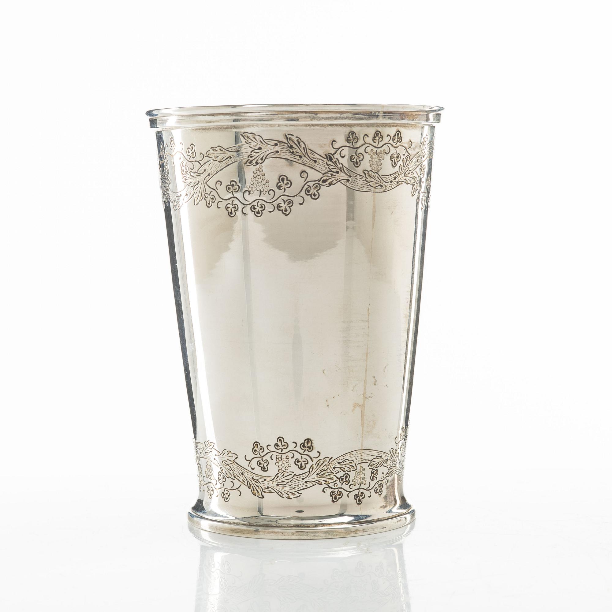 A silver beaker, mark Titulo and 916, Portugal 20th century.