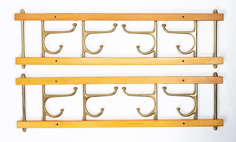 Klädhängare, ett par, "Dekorativ", Skoglunds metallgjuteri, Anderstorp, 1950/60-tal.
