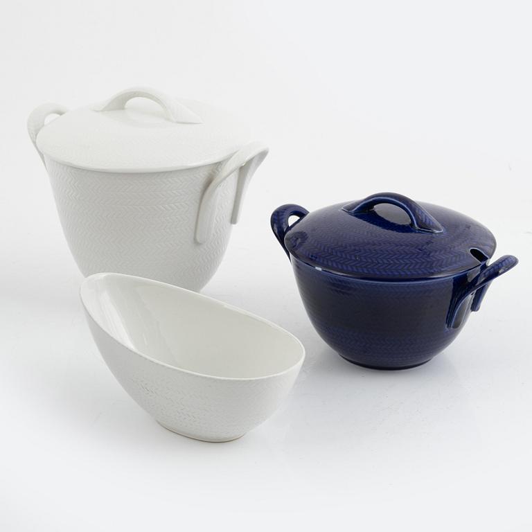 Hertha Bengtson, a porcelain dinner and coffee service, 81 pieces, "Blå Eld", Rörstrand, Sweden.