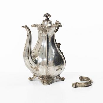 Nyrokoko, 1820, Christian Hammer, kaffekanna, silver, nyrokoko, Stockholm 1859.