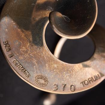 Vivianna Torun Bülow-Hübe, örhängen, "Möbius", sterlingsilver, Georg Jensen, Danmark.