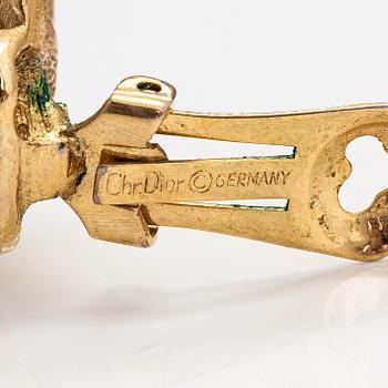 Christian Dior, örhängen och brosch, guldfärgad metall och pärlimitation och strass.