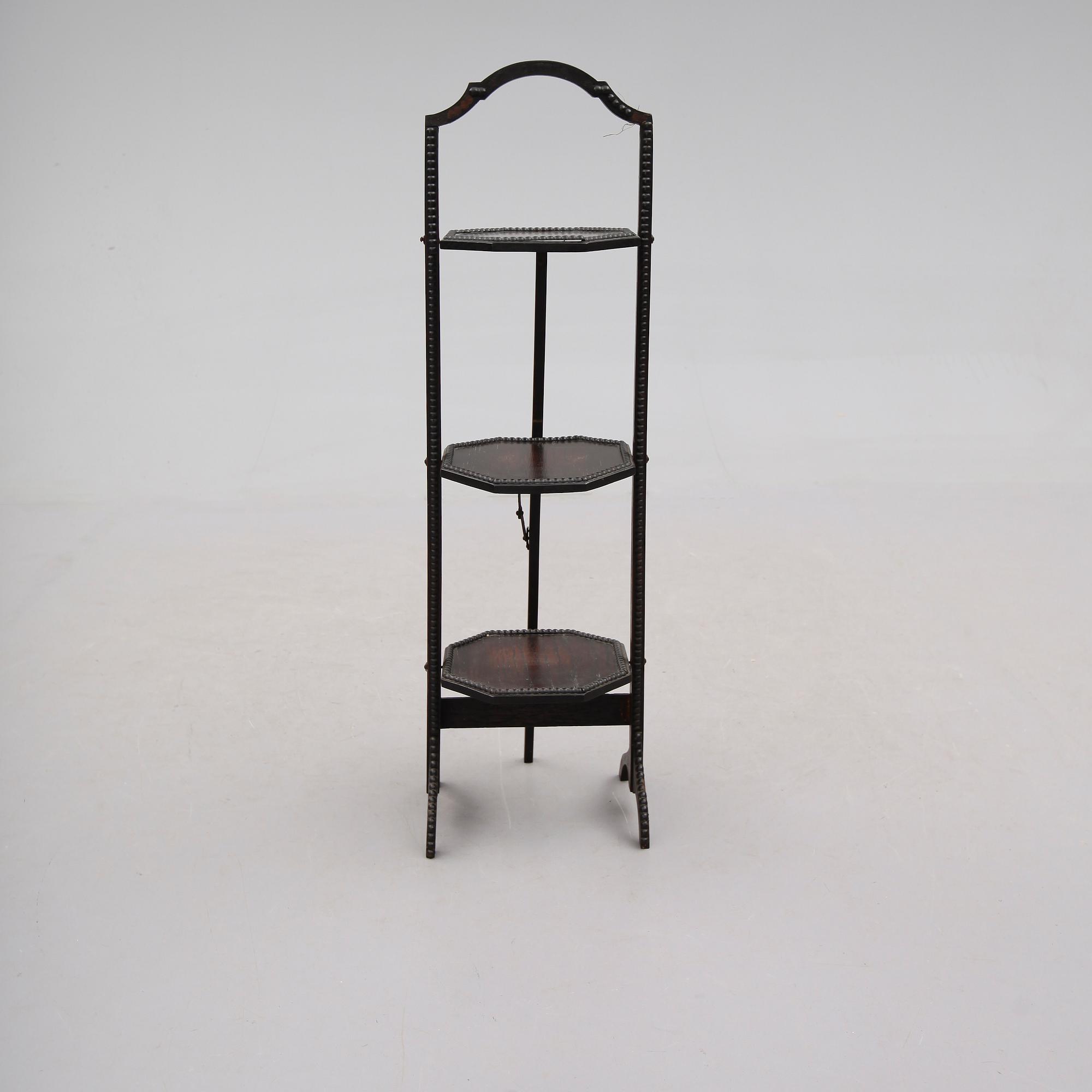 CAKESTAND, England, omkring år 1900.