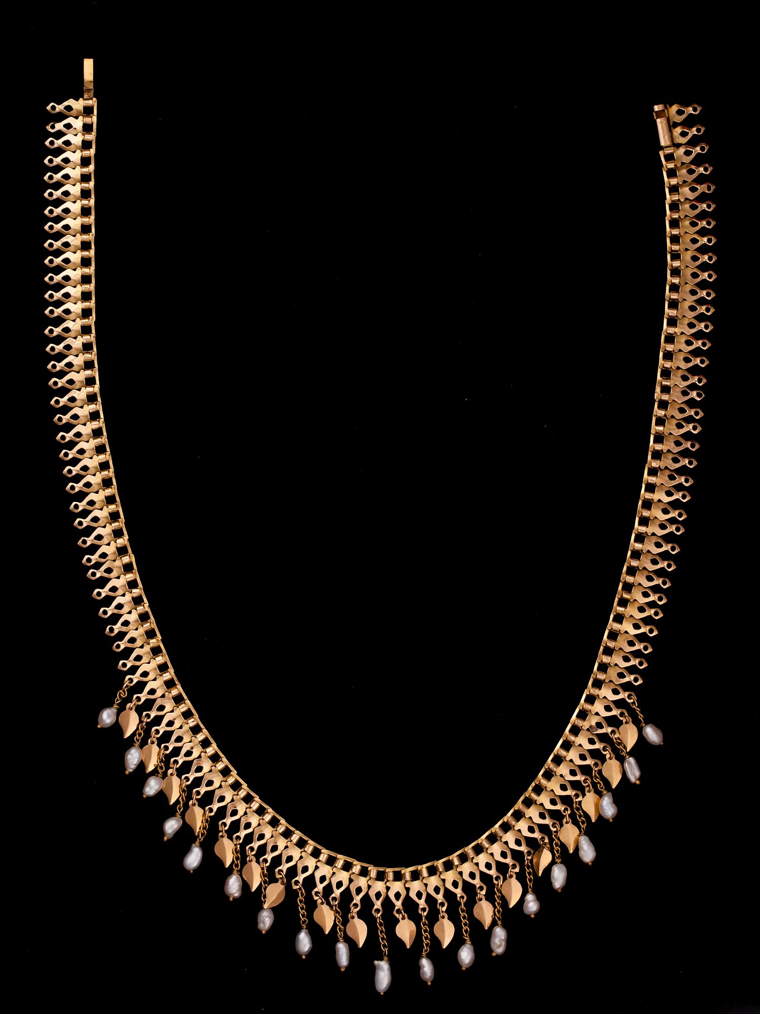HALSBAND, 18K guld, pärlor. Vikt ca 26 g.