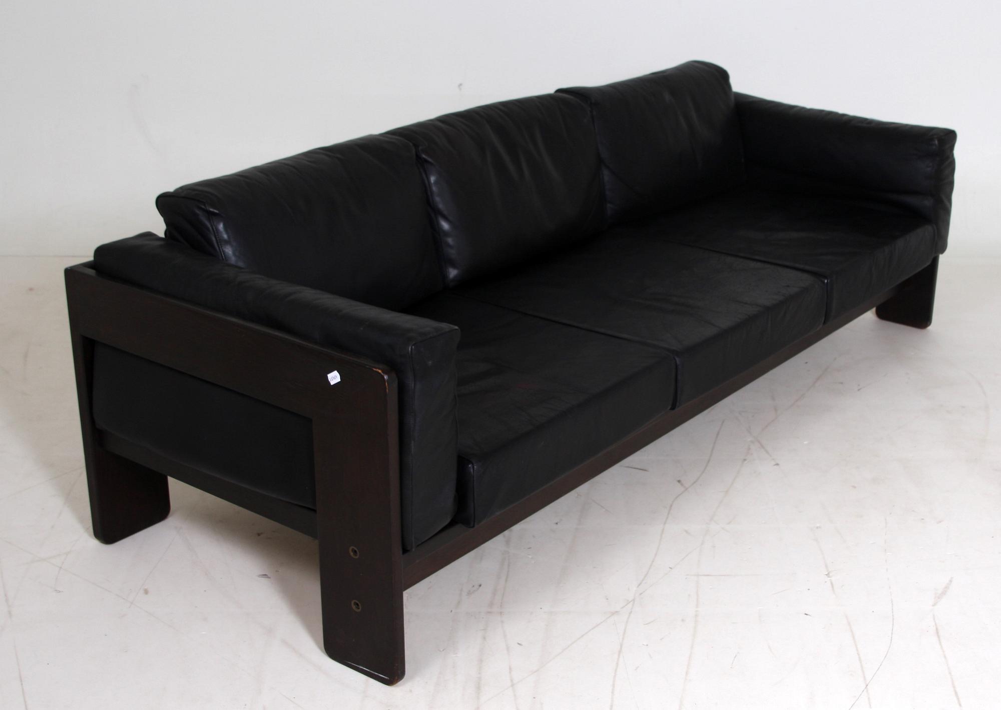 SOFFA, "Bastiano", Tobia o Afra Scarpa, Italien. Tillverkad på licens av Haimi, Finland.