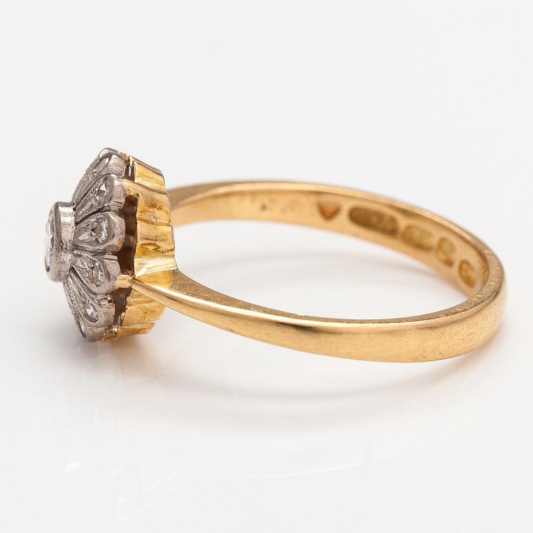 Ring, 18K guld, diamanter ca 0.26 ct tot. Hovisepät, Vasa 1990.