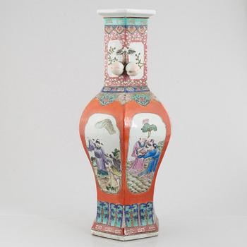 A Chinese porcelain floor vase, 20th century.