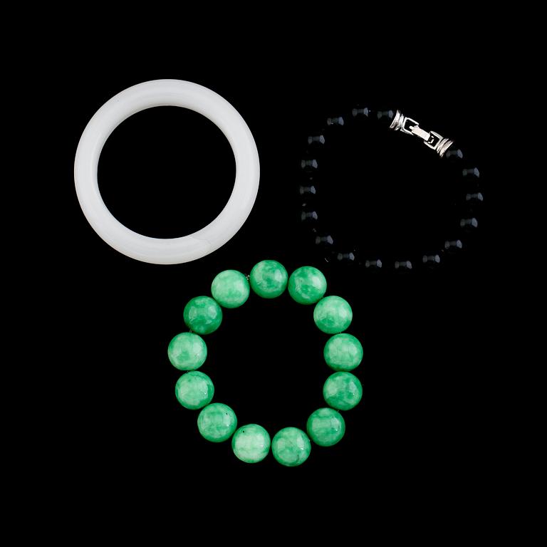 ARMBAND, 3 st, sten, Kina, 1900-/2000-tal.