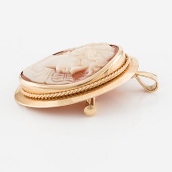 An 18K gold and cameo brooch/pendant.