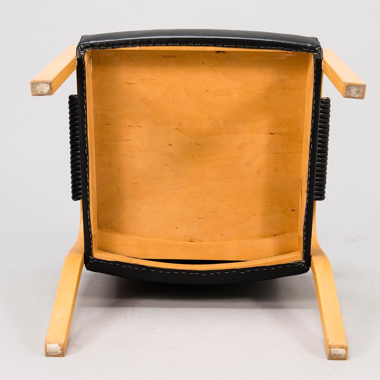 Alvar Aalto, ALVAR AALTO, A 1970/1980s armchair for Artek.
