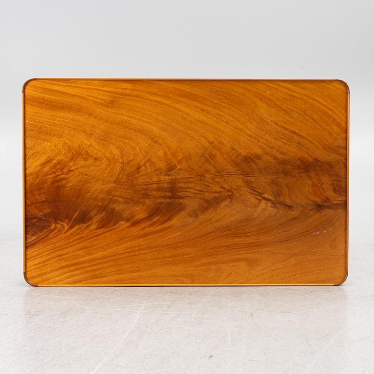 Josef Frank, A coffee table model B2073, Svenskt Tenn, post 1985.