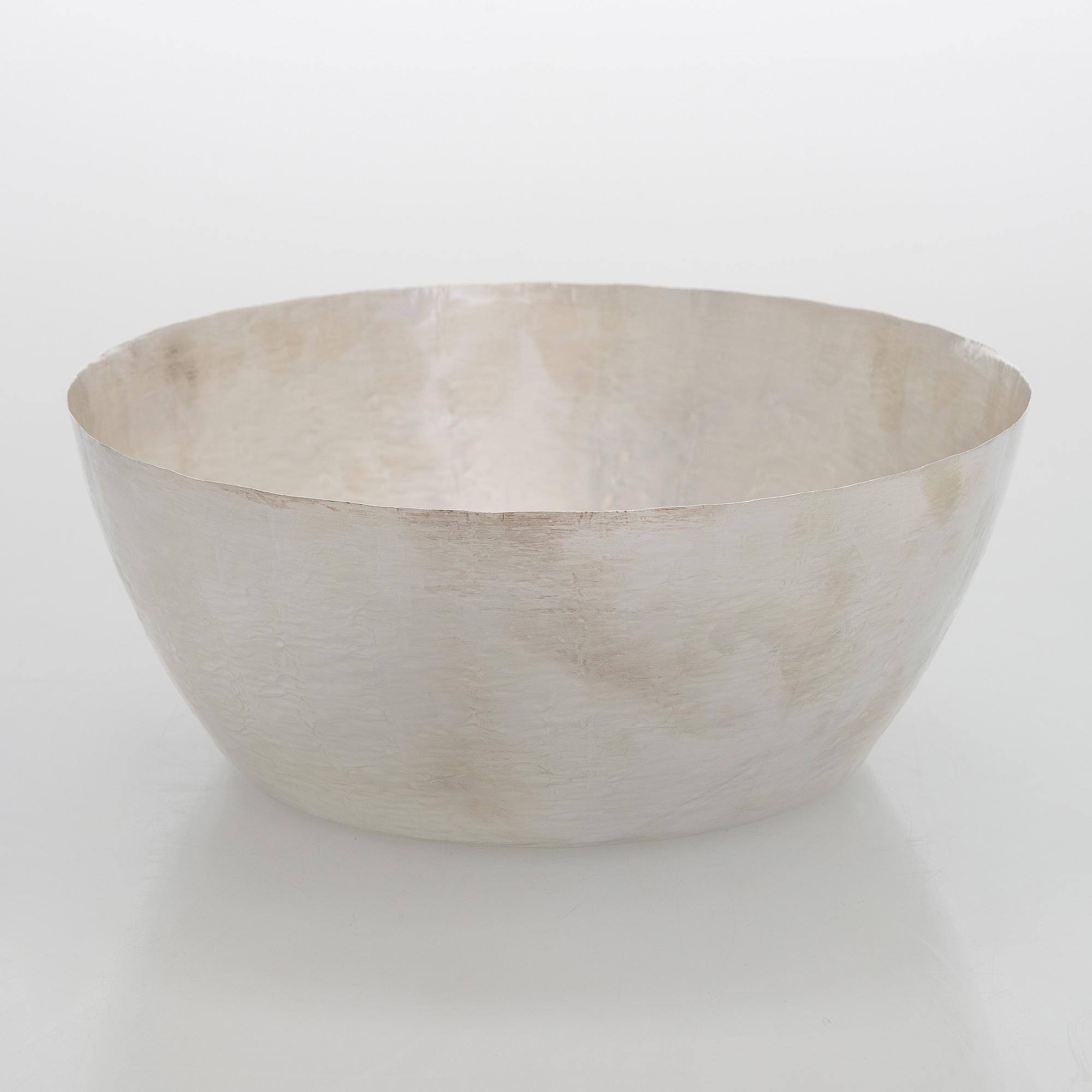 Tapio Wirkkala, a silver 'TW 243' bowl, Kultakeskus, Hämeenlinna 2007.
