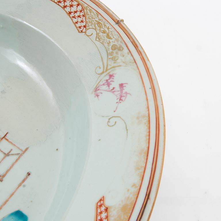 Bowl/hand basin porcelain China 18th century.