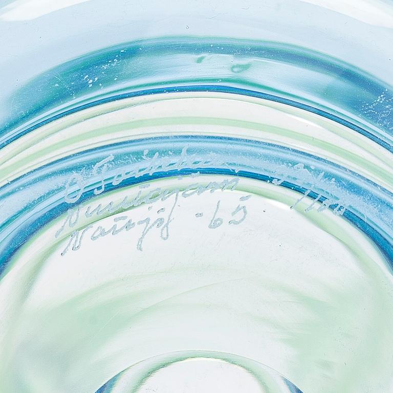 Oiva Toikka, vas, OT 13, signerad O.Toikka Nuutajärvi Notsjö -65, 33/100.