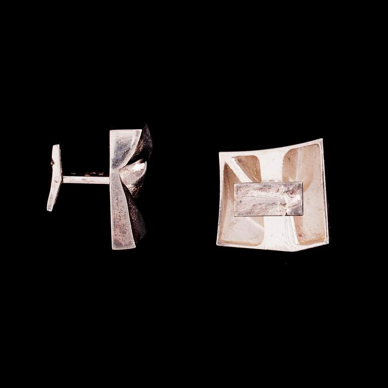 Björn Weckström, A PAIR OF CUFFLINKS.