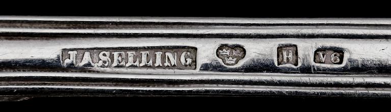 PARTI BESTICK, 15 delar, silver, bl a Pehr Zethelius, främst Sverige 1700-1800-tal. Totalvikt c:a 920 gram.