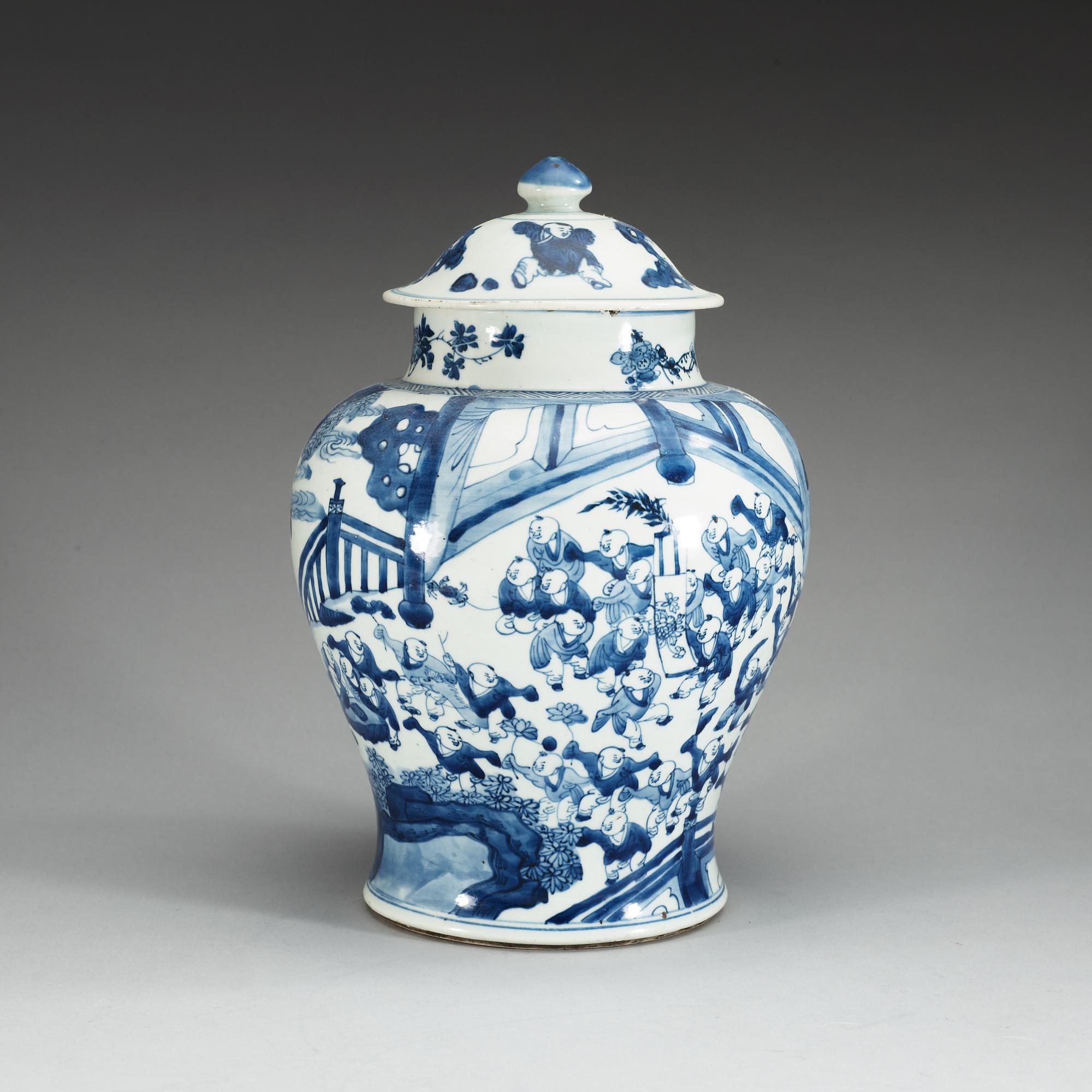 URNA med LOCK, porslin. Qing dynastin, Kangxi (1662-1722).