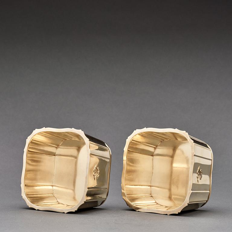 Atelier Borgila, a pair of gilt sterling faceted bowls, Stockholm 1946.