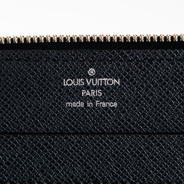 Louis Vuitton, a Taiga 'Vladimir' Business Portfolio.