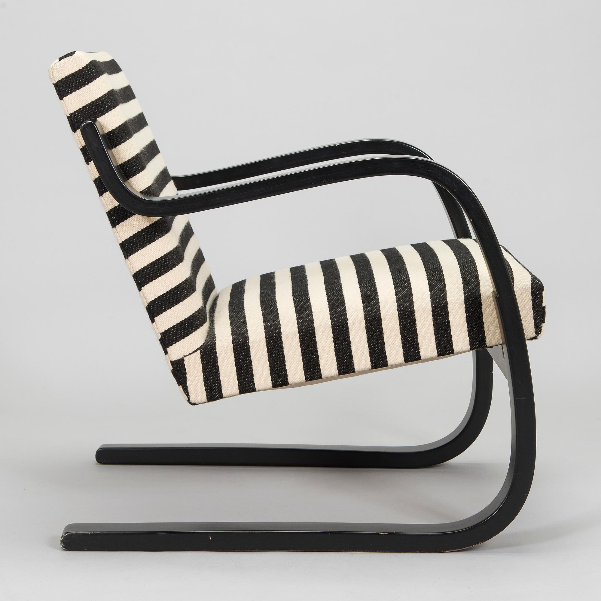 Alvar Aalto, a mid-20th century '34' armchair for O.Y. Huonekalu- ja Rakennustyötehdas A.B.