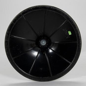 Eero Saarinen, matbord, "Tulip", Knoll International. Modellen formgiven 1956.