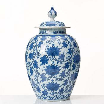 A Delft faiance jar, 18th Century.