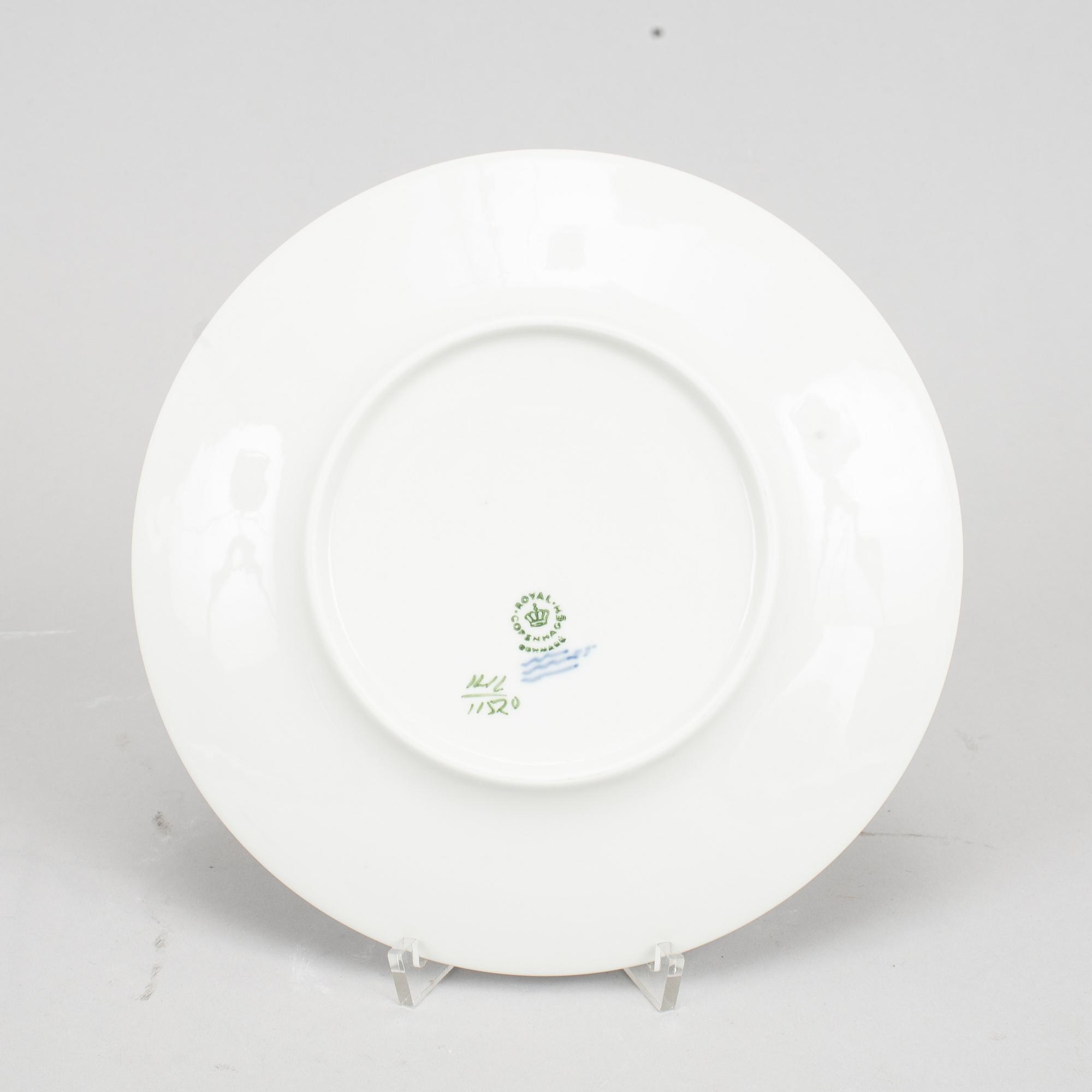 A Royal Copenhagen porcelain service "Blå vifte" by Arnold Krog, 28 pcs, Denmark.
