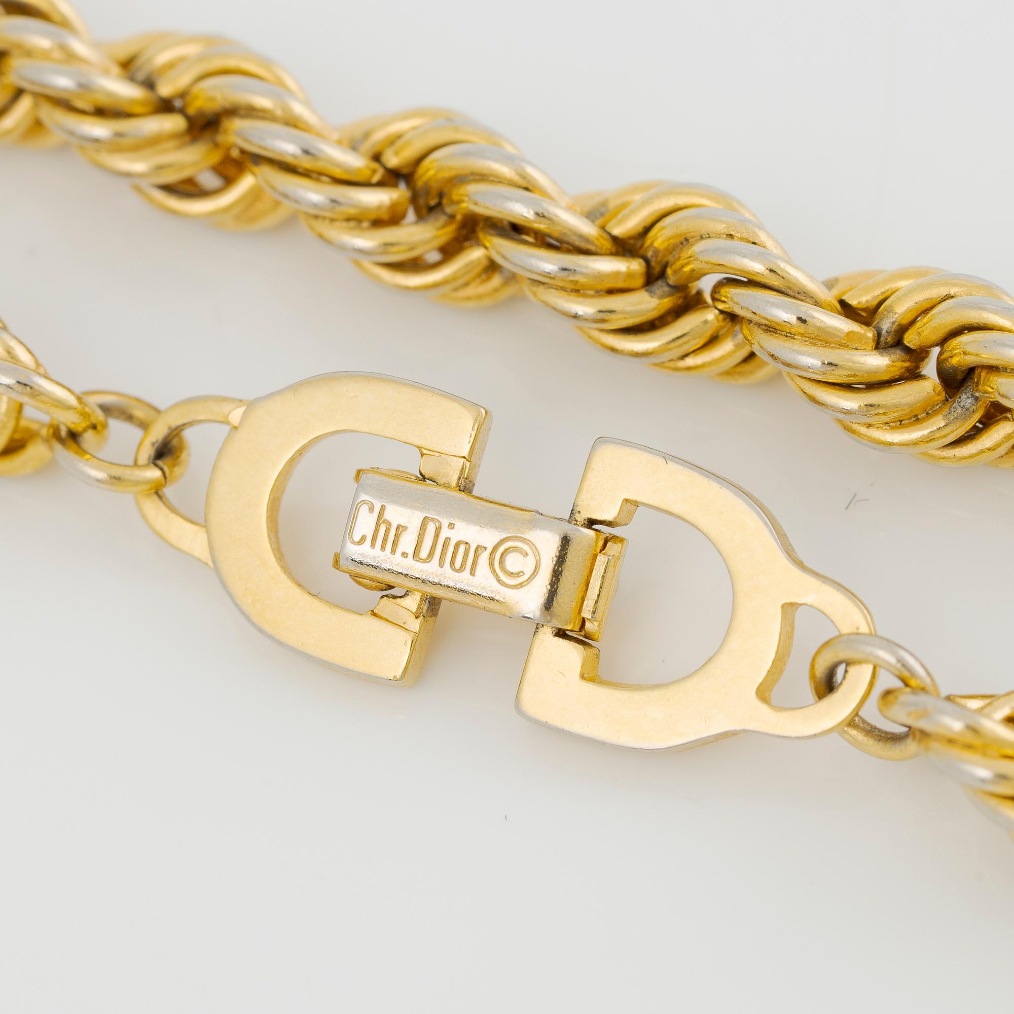 Dior necklace in gold metal.
