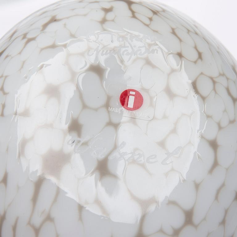 FIGURIINEJA, 2 kpl, lasia, signeerattu O. Toikka, Nuutajärvi, Finland.