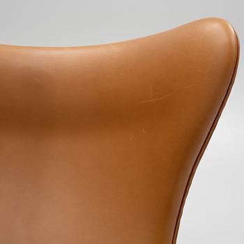 Arne Jacobsen, fåtölj, "Ägget", Fritz Hansen, Danmark, 2019.