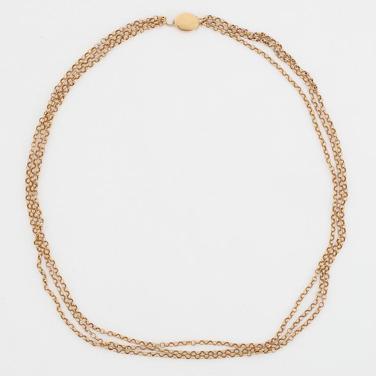 18K gold chain.