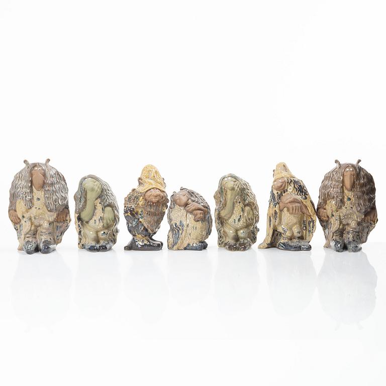 Figuriner 7 st, stengods, "John Bauers Troll", Rosa Ljung, Höganäs.